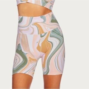 Beach Riot Bike Shorts in Marble Size Small